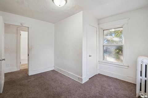 Tiny photo for 209 E 13TH Street, Davenport, IA 52803 (MLS # QC4268710)