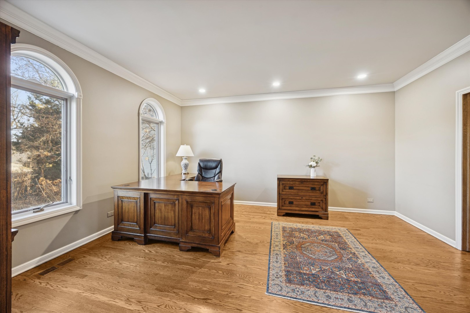 8S230 Hampton Circle