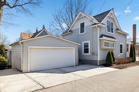 Tiny photo for 421 E School Street, Naperville, IL 60540 (MLS # 12585077)
