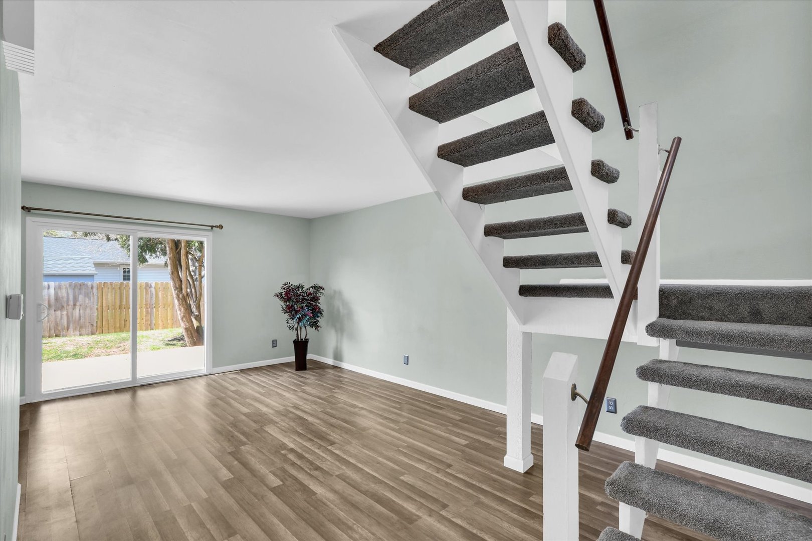 1937 Blackthorn Drive 1937