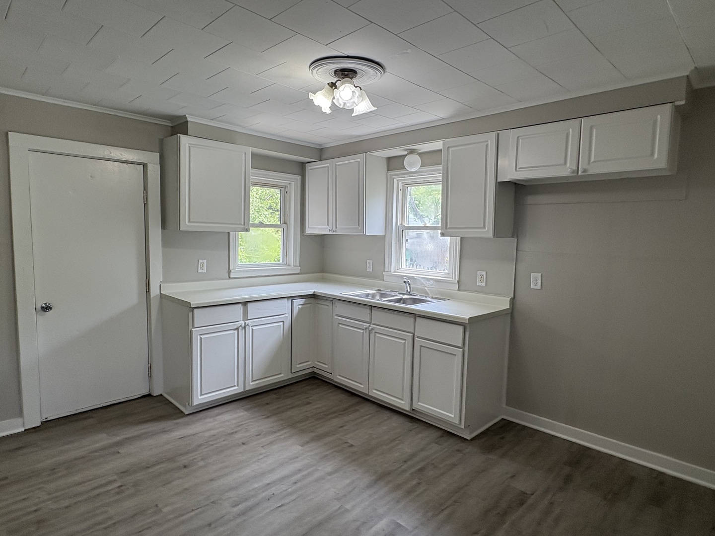 340 W Bourbonnais Street