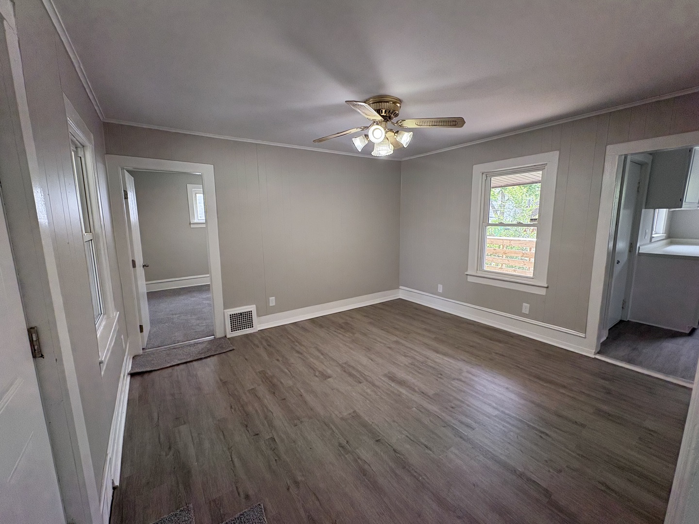 340 W Bourbonnais Street