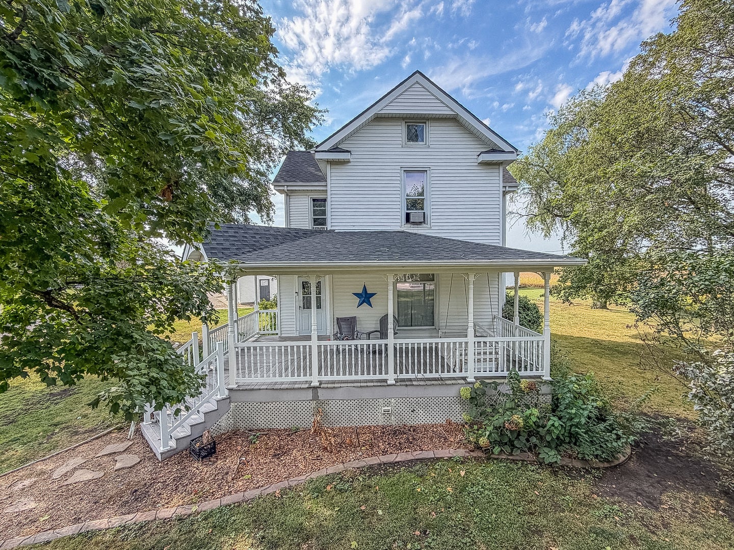 220 E 4th Street
