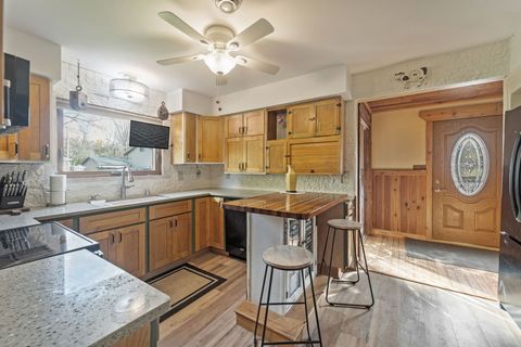 Tiny photo for 8508 Fox River Road, Waterford, WI 53185 (MLS # 12507553)