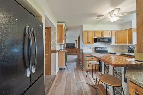 Tiny photo for 8508 Fox River Road, Waterford, WI 53185 (MLS # 12507553)