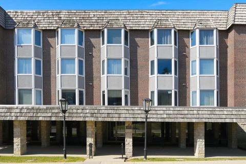 Tiny photo for 400 Ascot Drive #1E, Park Ridge, IL 60068 (MLS # 12593009)