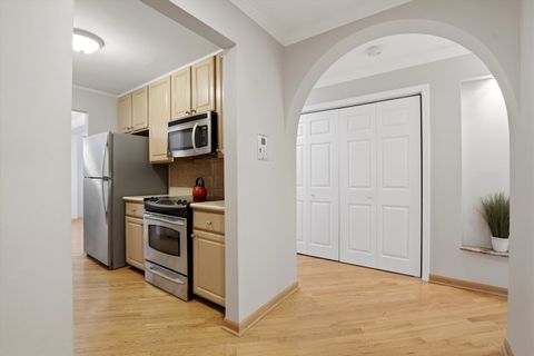 Tiny photo for 400 Ascot Drive #1E, Park Ridge, IL 60068 (MLS # 12593009)