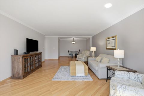 Tiny photo for 400 Ascot Drive #1E, Park Ridge, IL 60068 (MLS # 12593009)