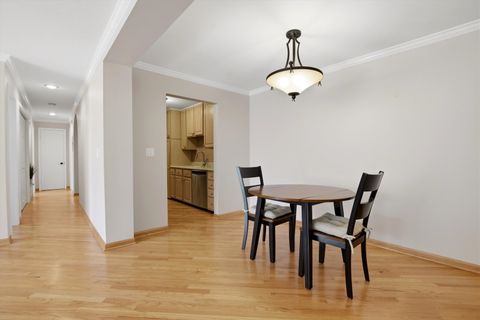 Tiny photo for 400 Ascot Drive #1E, Park Ridge, IL 60068 (MLS # 12593009)