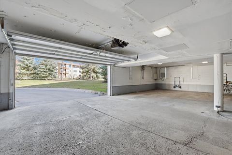 Tiny photo for 400 Ascot Drive #1E, Park Ridge, IL 60068 (MLS # 12593009)