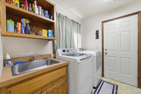 Tiny photo for 1628 Country Squire Drive, Geneva, IL 60134 (MLS # 12642774)