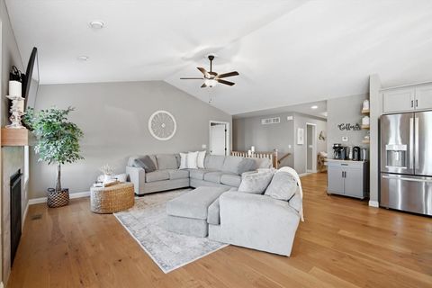 Tiny photo for 6 Bucktown Court, Bloomington, IL 61705 (MLS # 12581165)