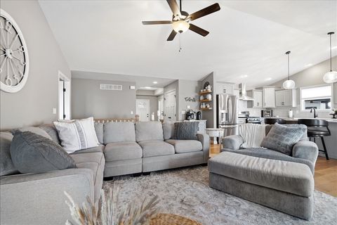 Tiny photo for 6 Bucktown Court, Bloomington, IL 61705 (MLS # 12581165)