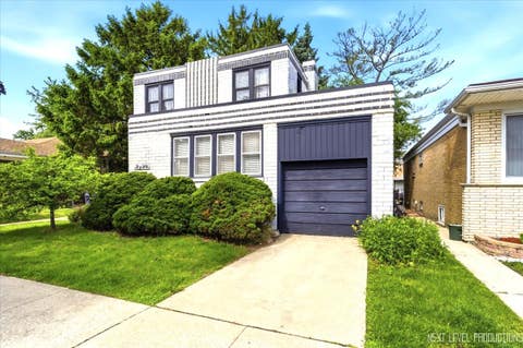 Tiny photo for 3728 Cuyler Avenue, Berwyn, IL 60402 (MLS # 12654000)