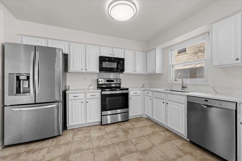 Tiny photo for 1150 Thompson Boulevard, Buffalo Grove, IL 60089 (MLS # 12538124)