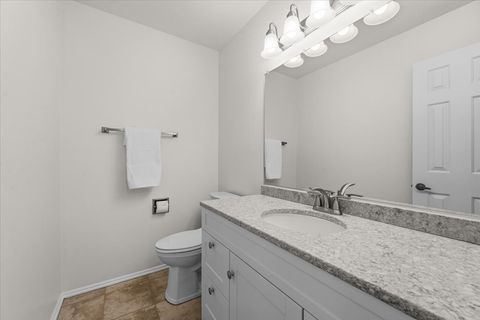 Tiny photo for 1150 Thompson Boulevard, Buffalo Grove, IL 60089 (MLS # 12538124)