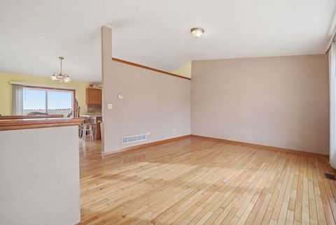 Tiny photo for 424 N Aspen Drive, Cortland, IL 60112 (MLS # 12591993)