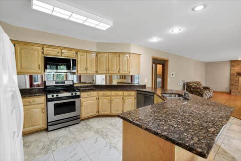 Tiny photo for 193 Rosedale Court, Bloomingdale, IL 60108 (MLS # 12650727)