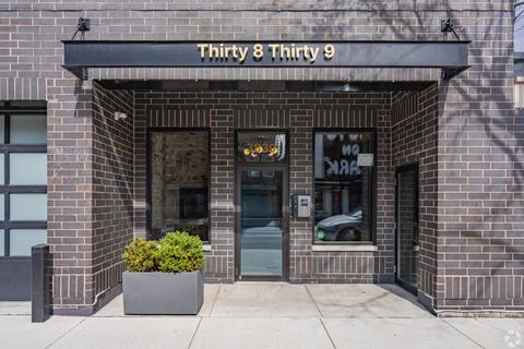 3839 N Clark Street 304 Chicago IL 60613