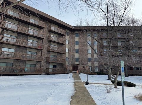 Tiny photo for 120 Lakeview Drive #109, Bloomingdale, IL 60108 (MLS # 12567140)