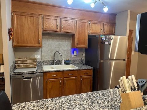 Tiny photo for 120 Lakeview Drive #109, Bloomingdale, IL 60108 (MLS # 12567140)