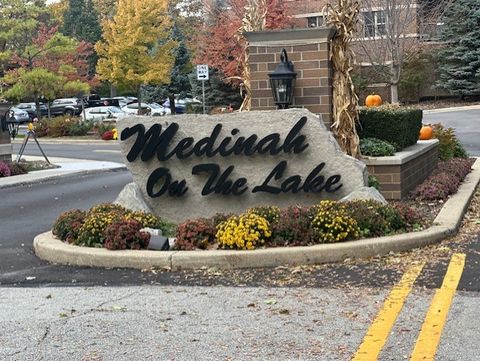 Tiny photo for 120 Lakeview Drive #109, Bloomingdale, IL 60108 (MLS # 12567140)