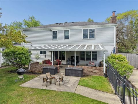 Tiny photo for 1430 Allyson Court, Libertyville, IL 60048 (MLS # 12589467)