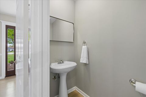 Tiny photo for 1430 Allyson Court, Libertyville, IL 60048 (MLS # 12589467)
