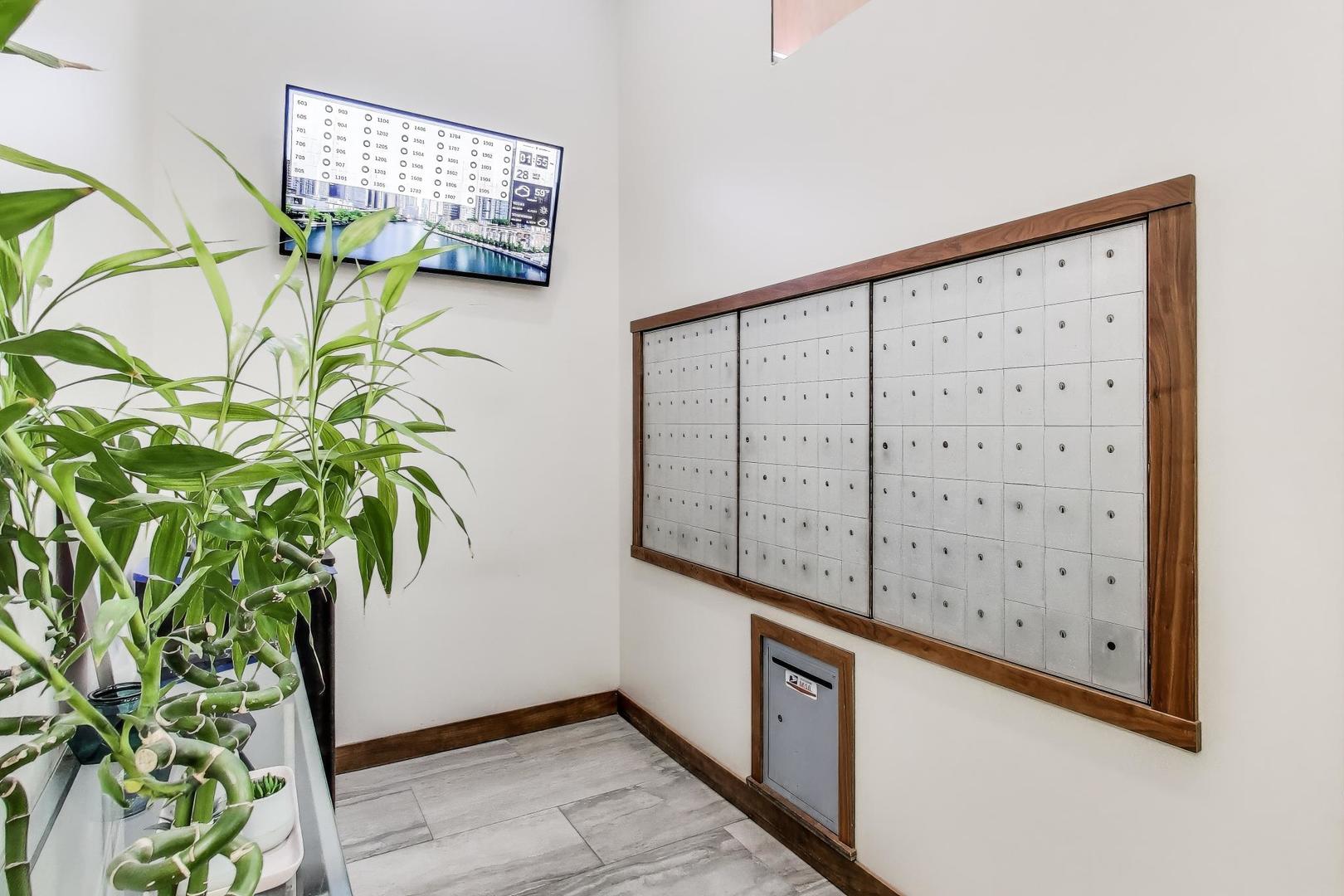 6325 N Sheridan Road 2101