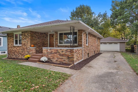 Tiny photo for 310 S Garfield Avenue, Champaign, IL 61821 (MLS # 12789593)