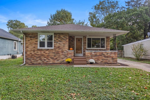 Photo of 310 S Garfield Avenue, Champaign, IL 61821 (MLS # 12789593)