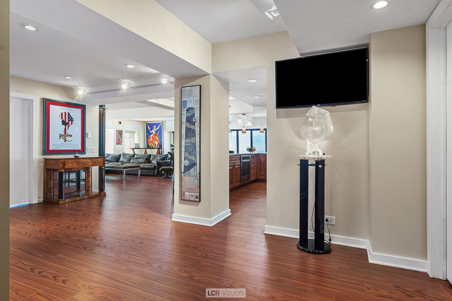 175 E Delaware Place 8509