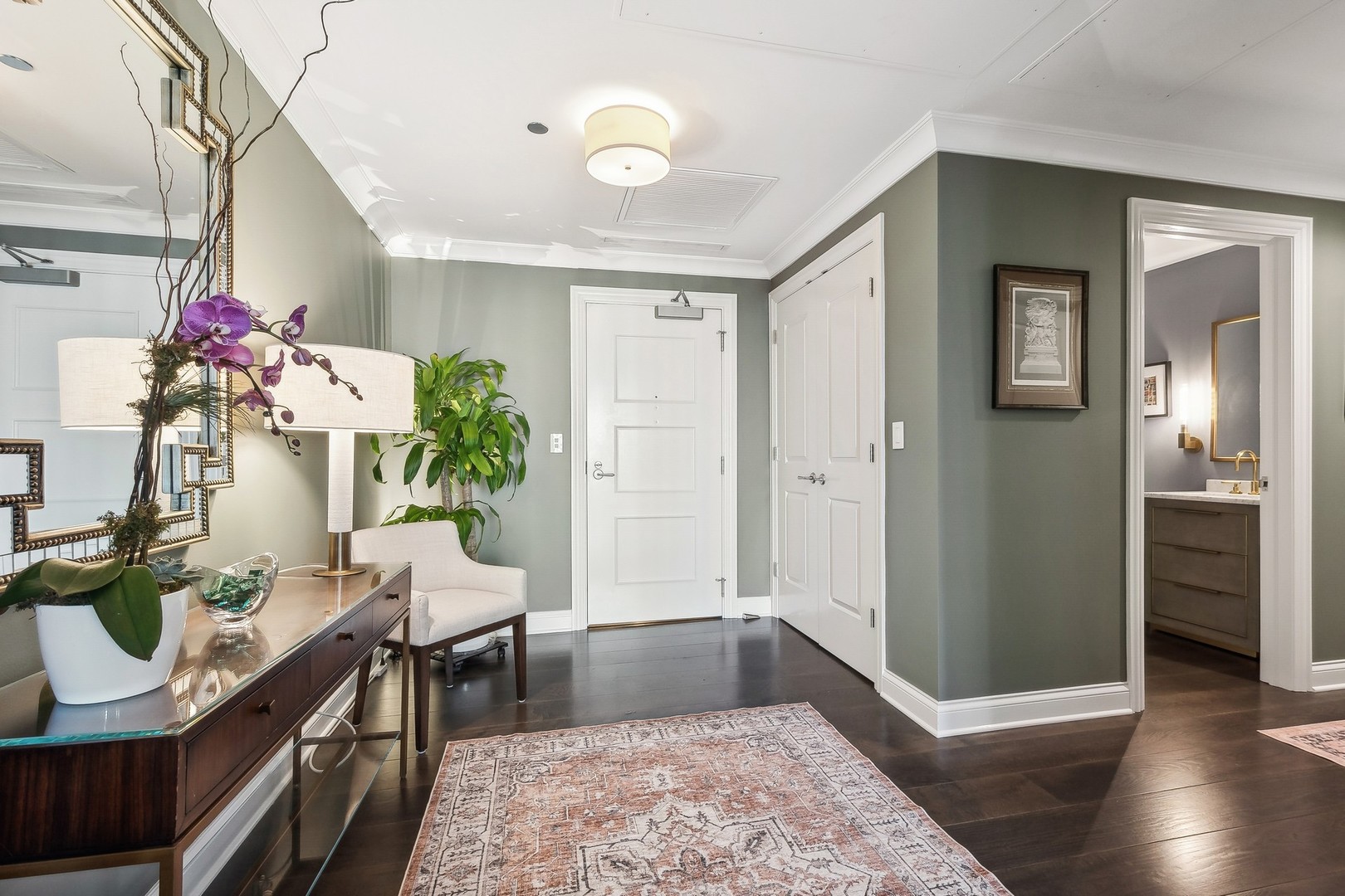 10 E Delaware Place 29B