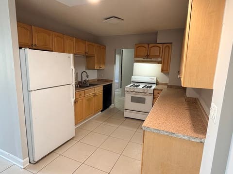 Tiny photo for 2211 S Highland Avenue #6D, Lombard, IL 60148 (MLS # 12717114)