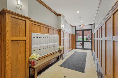 Tiny photo for 800 W Cornelia Avenue #208, Chicago, IL 60657 (MLS # 12536619)