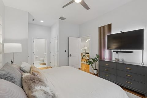 Tiny photo for 800 W Cornelia Avenue #208, Chicago, IL 60657 (MLS # 12536619)