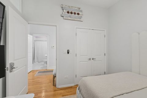 Tiny photo for 800 W Cornelia Avenue #208, Chicago, IL 60657 (MLS # 12536619)