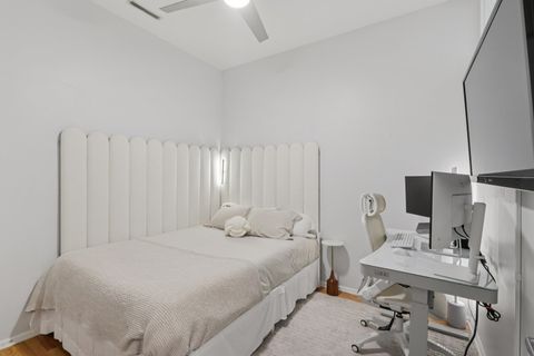 Tiny photo for 800 W Cornelia Avenue #208, Chicago, IL 60657 (MLS # 12536619)