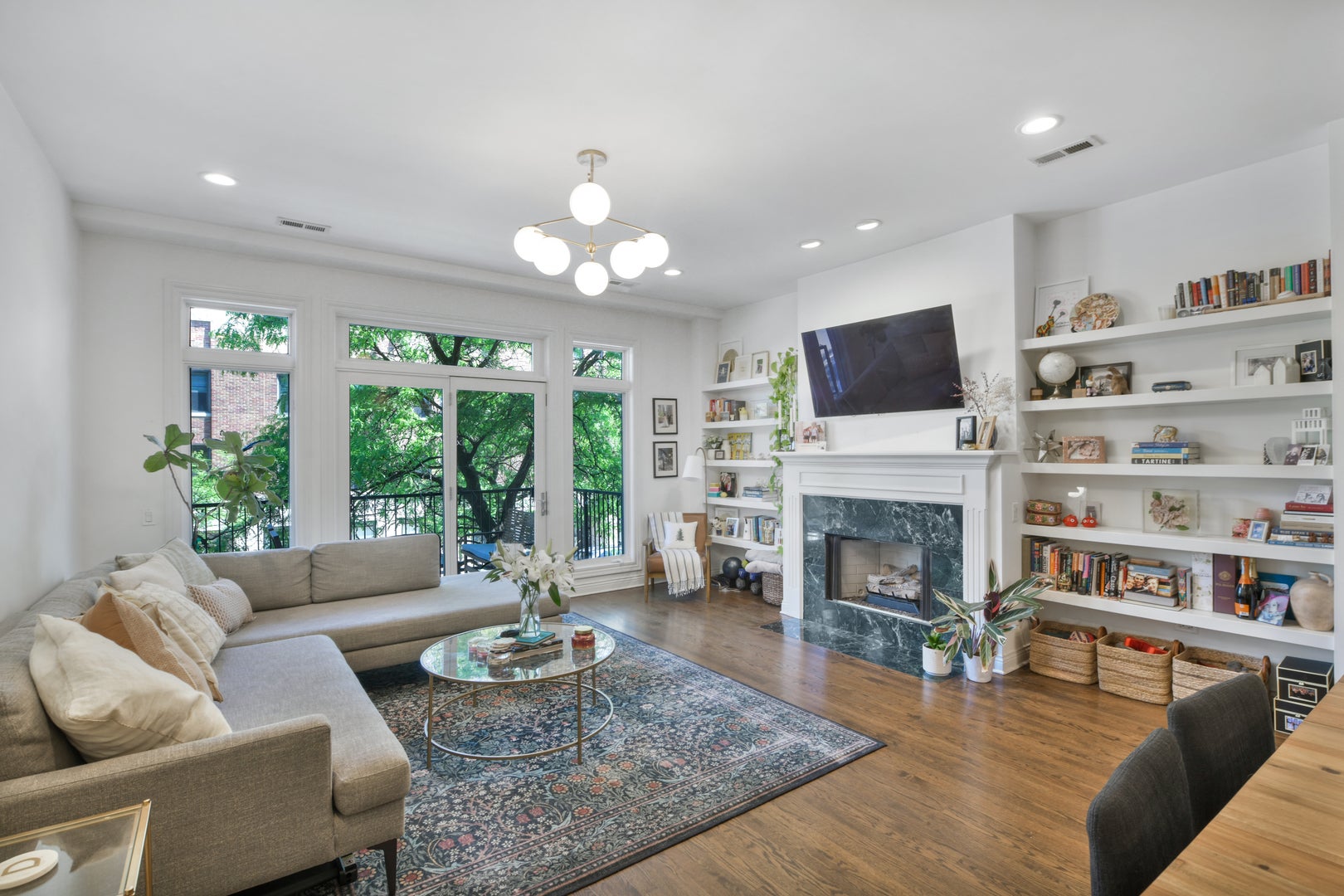 1355 W Washington Boulevard 2B