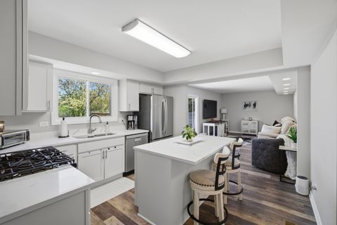 Tiny photo for 221 Stafford Drive, Mundelein, IL 60060 (MLS # 12631855)