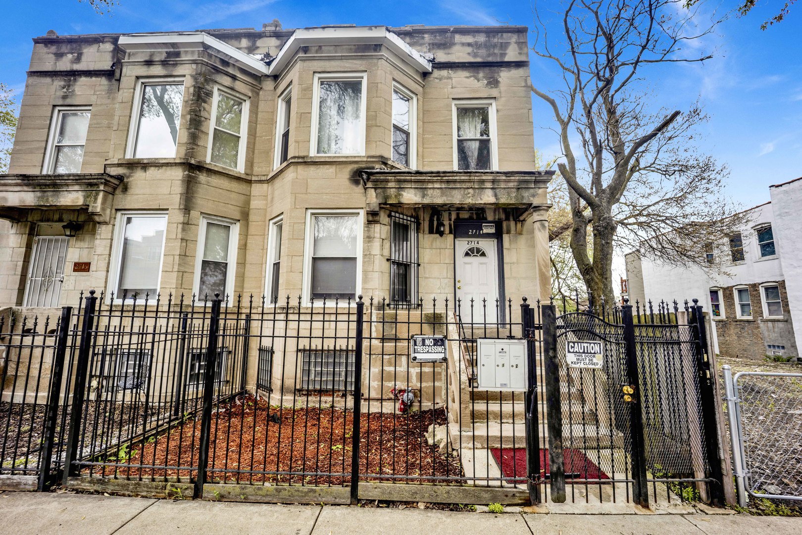 2714 W LEXINGTON Street