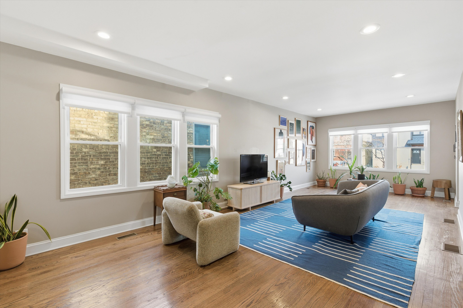 4935 W Carmen Avenue, Chicago, IL, 60630 4 4935 W Carmen Avenue