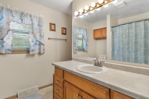 Tiny photo for 3220 Kenwood Avenue, Davenport, IA 52807 (MLS # 12770995)