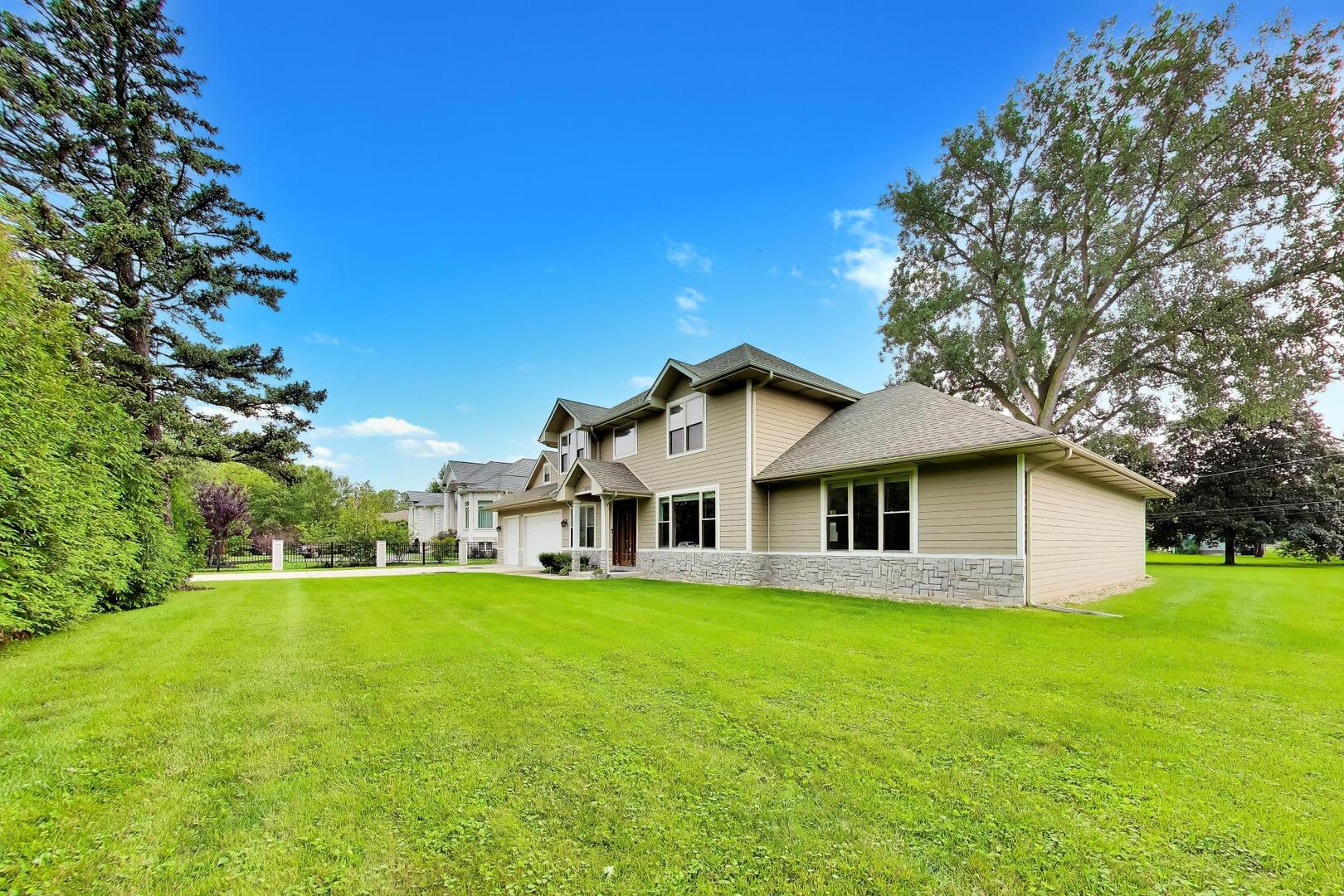 2311 N Arlington Heights Road