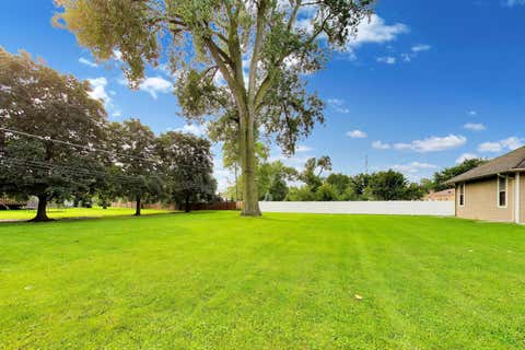 Tiny photo for 2311 N Arlington Heights Road, Arlington Heights, IL 60004 (MLS # 12684687)