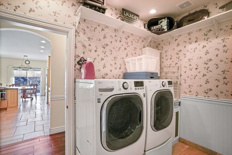 Tiny photo for 226 Glenbrook Court, Gilberts, IL 60136 (MLS # 12548639)