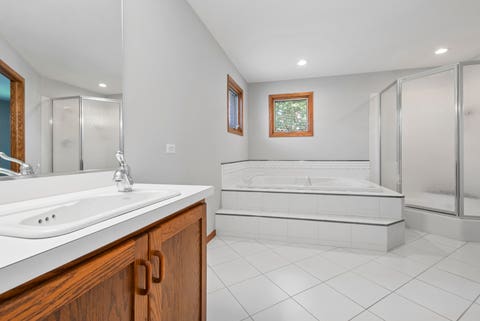 Tiny photo for 9342 Sutton Place, Tinley Park, IL 60487 (MLS # 12618586)
