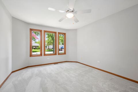 Tiny photo for 9342 Sutton Place, Tinley Park, IL 60487 (MLS # 12618586)