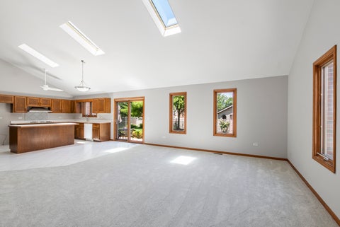 Tiny photo for 9342 Sutton Place, Tinley Park, IL 60487 (MLS # 12618586)
