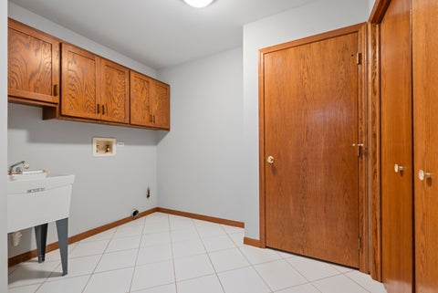 Tiny photo for 9342 Sutton Place, Tinley Park, IL 60487 (MLS # 12618586)